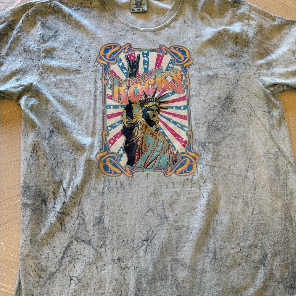 Comfort Colors Mint Gray Tee with Statue Freedom Graphic